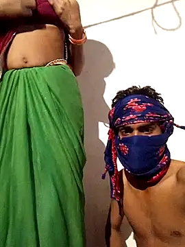 Snapshot of Suhani512 chatting on 01-05-25, 03:23 Suhani512 online show from 01-05-25, 03:23