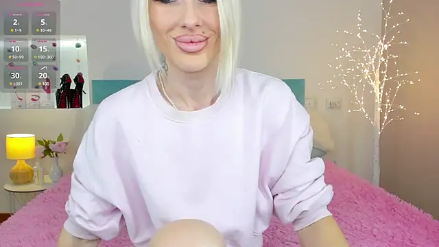 Snapshot of Lana_kitty__ chatting on 01-30-25, 10:19 Lana kitty online show from 01-30-25, 10:19