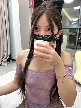 Selenaaaaa- online show from 03-04-25, 03:04