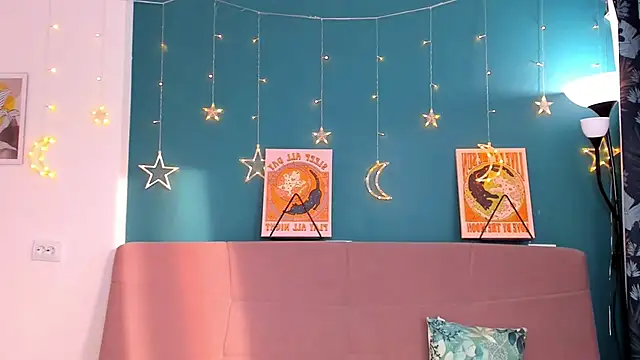 Snapshot of Xloe_Queen chatting on 03-05-25, 12:11 Xloe Queen online show from 03-05-25, 12:11