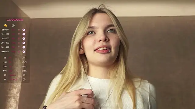 Snapshot of HildGalen chatting on 12-15-24, 07:42 HildGalen online show from 12-15-24, 07:42