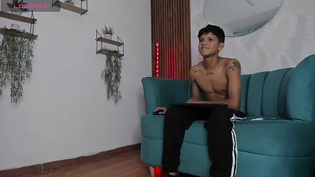 Snapshot of Jeffry_wolvess chatting on 01-28-25, 12:00 Jeffry wolvess online show from 01-28-25, 12:00