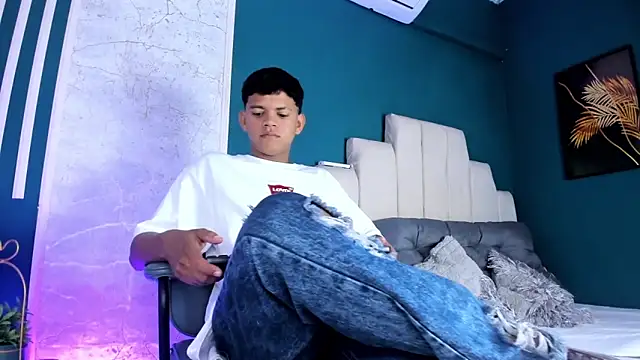 Snapshot of Jeffry_wolvess chatting on 03-08-26, 12:31 Jeffry wolvess online show from 03-08-26, 12:31