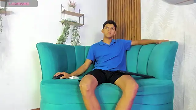 Snapshot of Jeffry_wolvess chatting on 03-13-26, 11:44 Jeffry wolvess online show from 03-13-26, 11:44