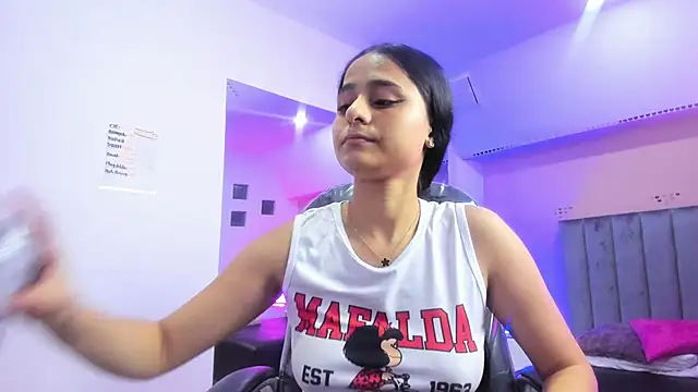 Giselle Roldan online show from 02-15-26, 04:53