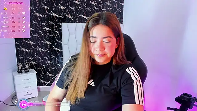 jisoo   online show from 03-14-25, 10:16