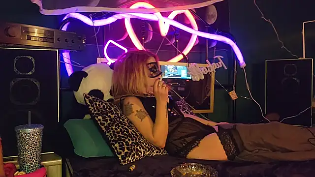 Snapshot of anonymouszN chatting on 02-04-25, 09:10 anonymouszN online show from 02-04-25, 09:10