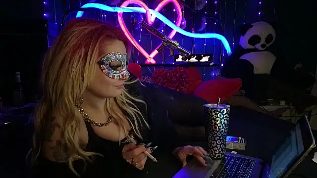 Snapshot of anonymouszN chatting on 11-16-25, 09:31 anonymouszN online show from 11-16-25, 09:31