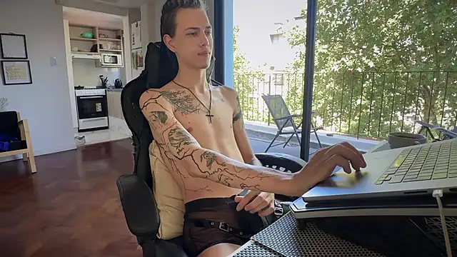 Den BlueXx online show from 03-16-26, 05:50