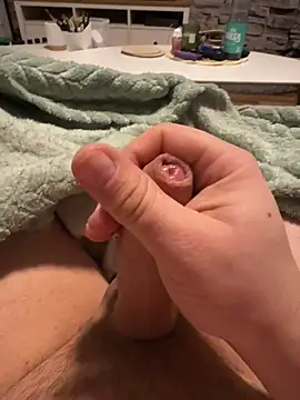 Snapshot of daniii27u chatting on 04-02-26, 11:13 daniii27u online show from 04-02-26, 11:13