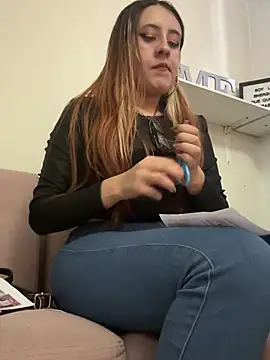 Snapshot of SarahXRusso chatting on 12-28-24, 10:55 SarahXRusso online show from 12-28-24, 10:55