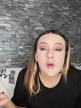 Snapshot of SarahXRusso chatting on 01-22-25, 01:20 SarahXRusso online show from 01-22-25, 01:20