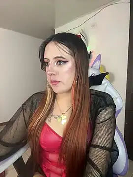 Snapshot of SarahXRusso chatting on 03-06-25, 03:35 SarahXRusso online show from 03-06-25, 03:35