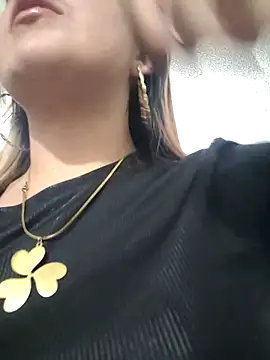 Snapshot of SarahXRusso chatting on 03-11-25, 12:44 SarahXRusso online show from 03-11-25, 12:44