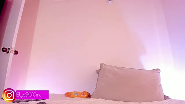 Snapshot of ellie_mcdonald chatting on 02-27-25, 07:37 ellie mcdonald online show from 02-27-25, 07:37