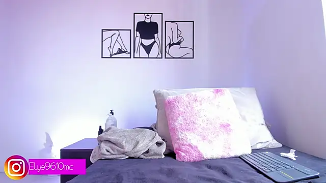 Snapshot of ellie_mcdonald chatting on 12-05-25, 05:53 ellie mcdonald online show from 12-05-25, 05:53