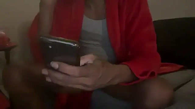 Snapshot of skarfosbabes69 chatting on 12-17-24, 02:12 skarfosbabes69 online show from 12-17-24, 02:12