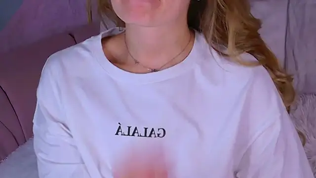 BeatriceEsmont online show from 10-11-25, 07:23