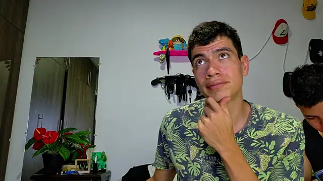 Snapshot of Nymphobuddies chatting on 12-17-24, 07:04 Nymphobuddies online show from 12-17-24, 07:04