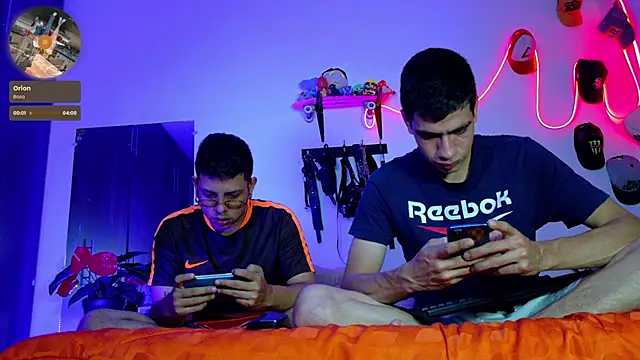 Snapshot of Nymphobuddies chatting on 12-29-24, 11:18 Nymphobuddies online show from 12-29-24, 11:18