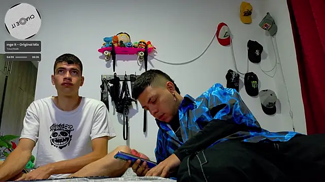 Snapshot of Nymphobuddies chatting on 01-04-25, 05:48 Nymphobuddies online show from 01-04-25, 05:48