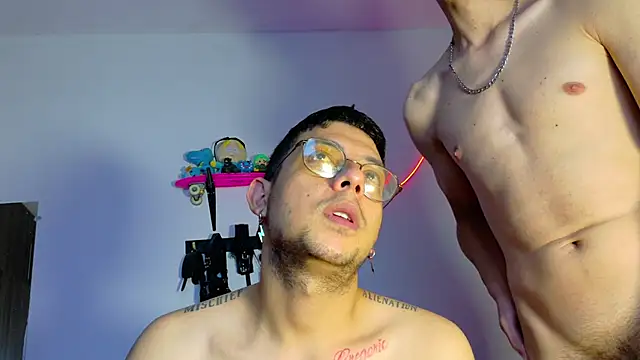 Snapshot of Nymphobuddies chatting on 01-24-25, 09:06 Nymphobuddies online show from 01-24-25, 09:06