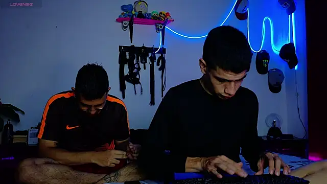 Snapshot of Nymphobuddies chatting on 02-11-25, 01:52 Nymphobuddies online show from 02-11-25, 01:52