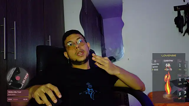 Snapshot of Nymphobuddies chatting on 03-03-25, 12:37 Nymphobuddies online show from 03-03-25, 12:37