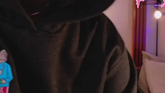 AnabelWolf online show from 04-29-26, 05:30