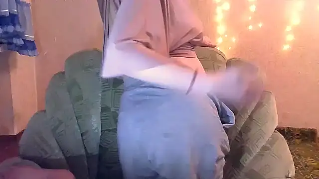 Snapshot of MelxMellie chatting on 02-02-25, 10:06 MelxMellie online show from 02-02-25, 10:06