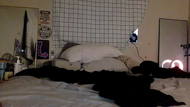 Snapshot of funcum1991 chatting on 03-24-26, 03:28 funcum1991 online show from 03-24-26, 03:28