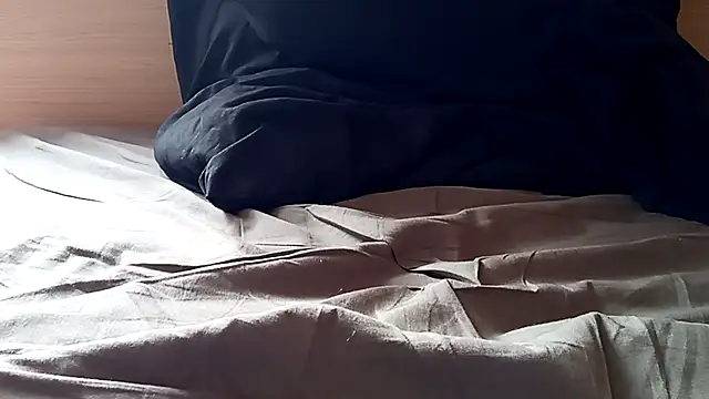 Snapshot of alixbg33 chatting on 03-14-26, 12:10 alixbg33 online show from 03-14-26, 12:10