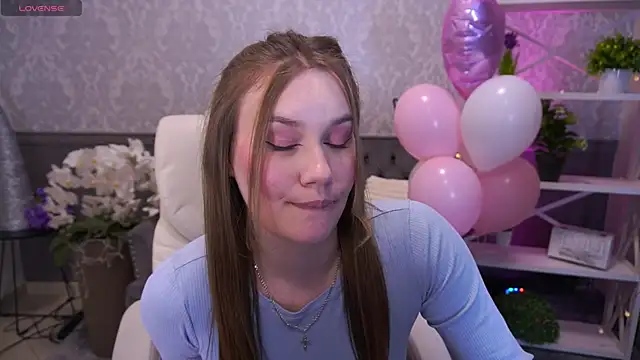 Snapshot of FoxyyKate chatting on 02-17-26, 11:33 FoxyyKate online show from 02-17-26, 11:33