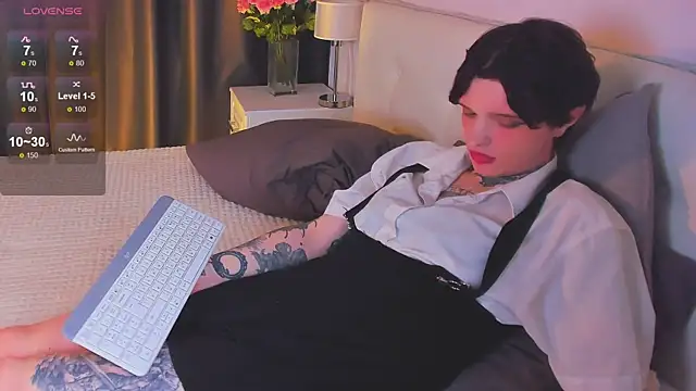 Snapshot of Simona_Rain chatting on 01-25-25, 02:36 Simona Rain online show from 01-25-25, 02:36