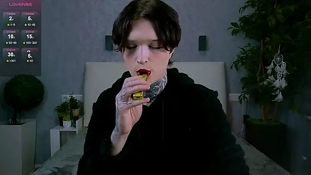 Snapshot of Simona_Rain chatting on 02-01-25, 10:15 Simona Rain online show from 02-01-25, 10:15