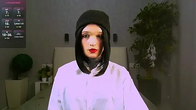 Snapshot of Simona_Rain chatting on 02-02-25, 01:19 Simona Rain online show from 02-02-25, 01:19