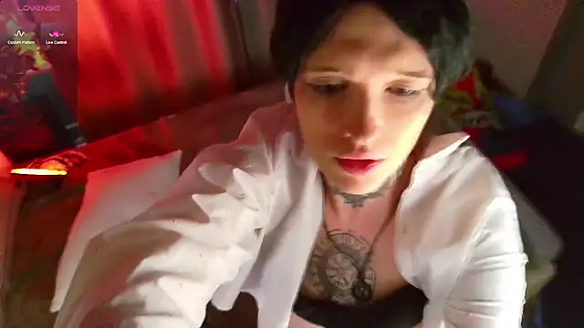 Snapshot of Simona_Rain chatting on 02-15-25, 09:05 Simona Rain online show from 02-15-25, 09:05