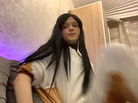 Snapshot of Simona_Rain chatting on 02-16-25, 12:30 Simona Rain online show from 02-16-25, 12:30