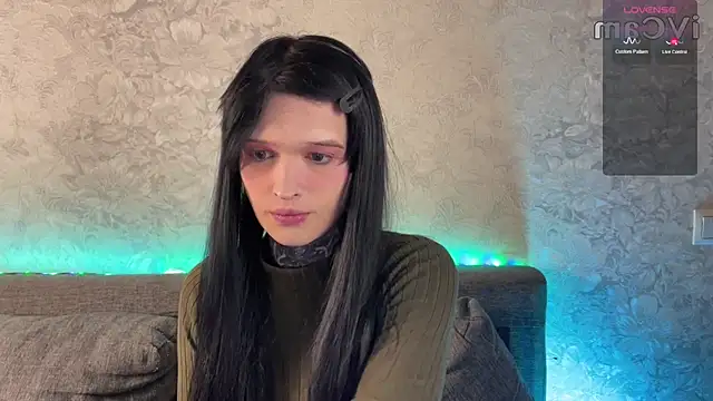 Snapshot of Simona_Rain chatting on 02-26-25, 01:00 Simona Rain online show from 02-26-25, 01:00