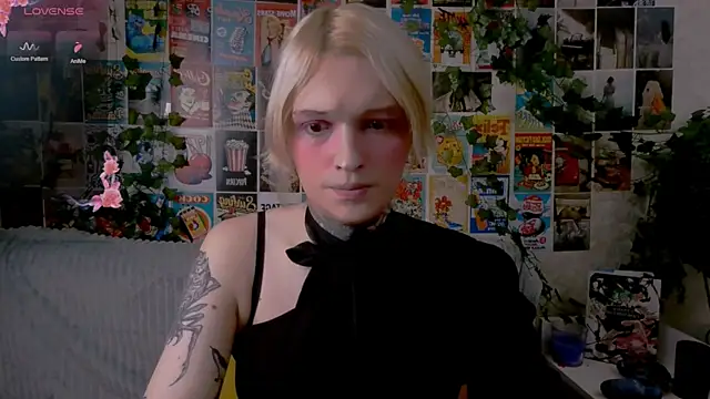 Snapshot of Simona_Rain chatting on 10-04-25, 11:14 Simona Rain online show from 10-04-25, 11:14