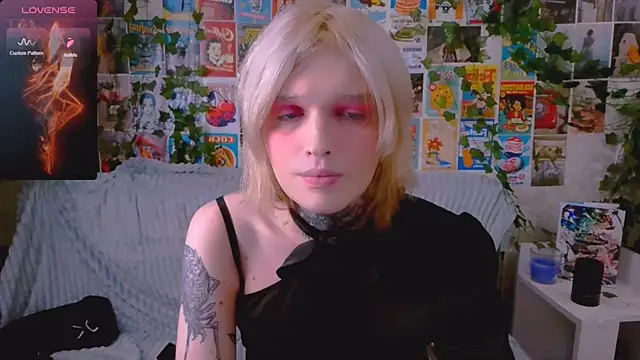 Snapshot of Simona_Rain chatting on 10-18-25, 04:26 Simona Rain online show from 10-18-25, 04:26