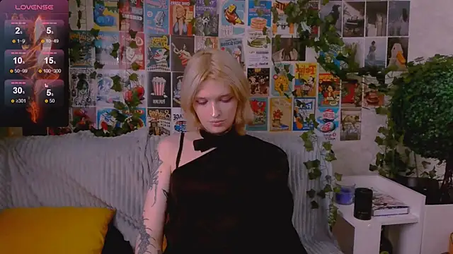 Snapshot of Simona_Rain chatting on 10-21-25, 10:21 Simona Rain online show from 10-21-25, 10:21