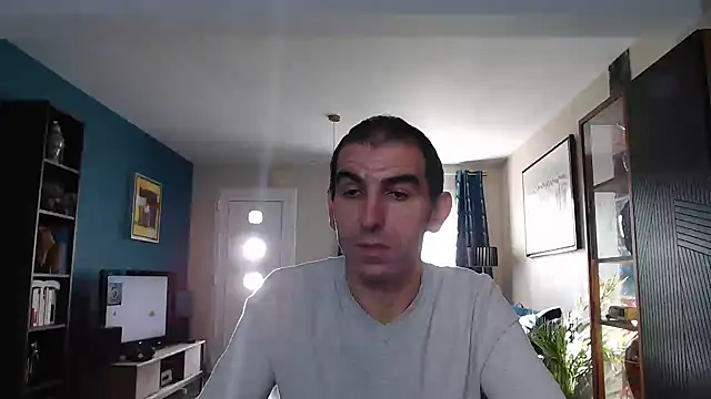 Snapshot of Samir_44200 chatting on 11-19-25, 02:28 Samir 44200 online show from 11-19-25, 02:28