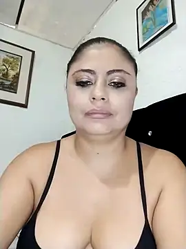 Snapshot of ElizabethWeil chatting on 12-16-25, 04:12 ElizabethWeil online show from 12-16-25, 04:12