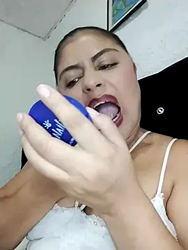 Snapshot of ElizabethWeil chatting on 02-12-26, 06:14 ElizabethWeil online show from 02-12-26, 06:14