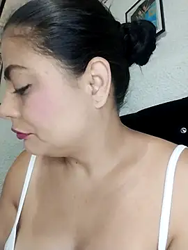 Snapshot of ElizabethWeil chatting on 03-03-26, 01:06 ElizabethWeil online show from 03-03-26, 01:06