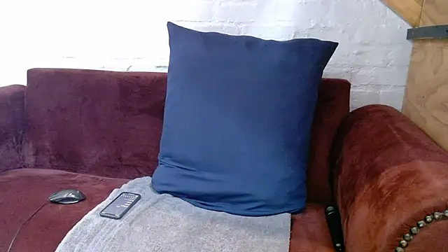 Snapshot of LolaTwerksXX chatting on 09-11-25, 01:33 LolaTwerksXX online show from 09-11-25, 01:33