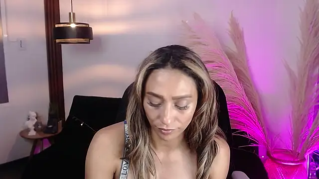 Snapshot of salome_drasin chatting on 09-12-25, 06:24 salome drasin online show from 09-12-25, 06:24