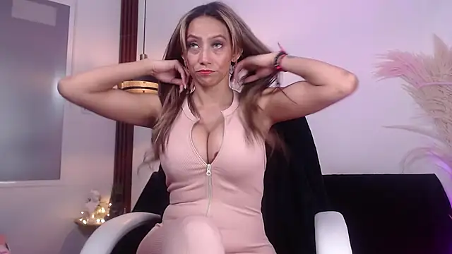 Snapshot of salome_drasin chatting on 09-23-25, 01:08 salome drasin online show from 09-23-25, 01:08