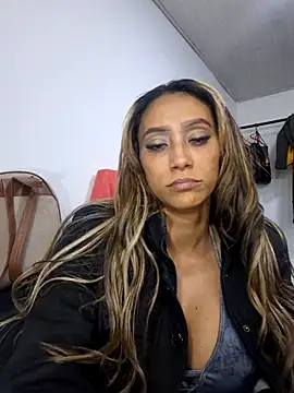 Snapshot of salome_drasin chatting on 10-15-25, 11:27 salome drasin online show from 10-15-25, 11:27